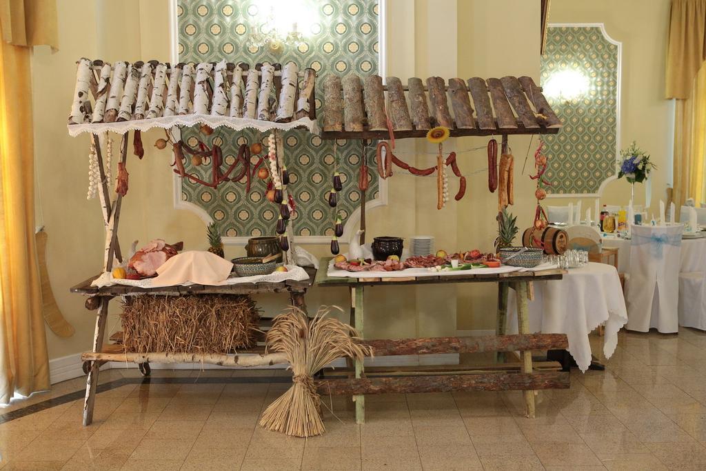 Готель Garden Болеславець