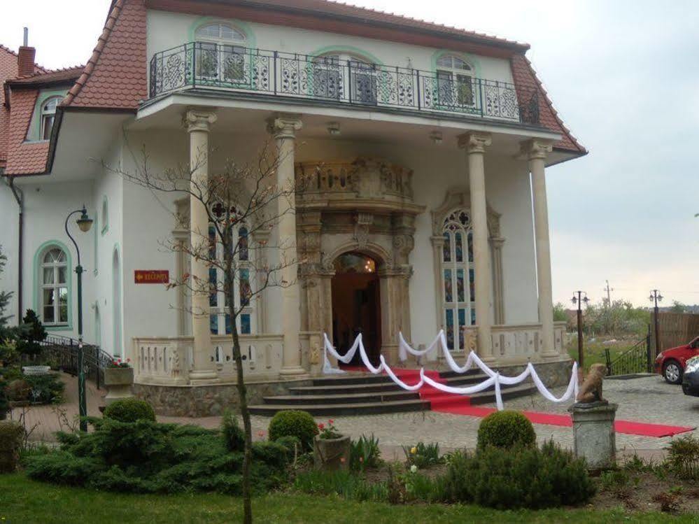 Garden Hotel
